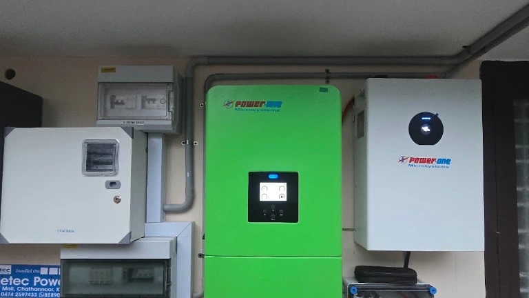 Smart Solar Hybrid Inverter with Battery Backup